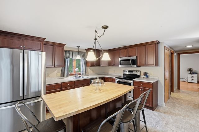 490 Union St, Leominster, MA 01453