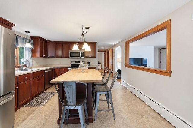490 Union St, Leominster, MA 01453