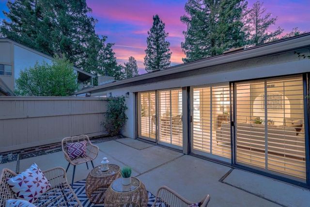 19816 Vineyard Lane, Saratoga, CA 95070