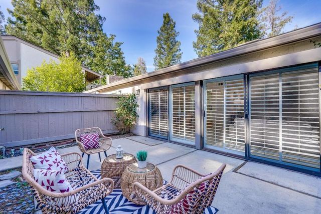 19816 Vineyard Lane, Saratoga, CA 95070