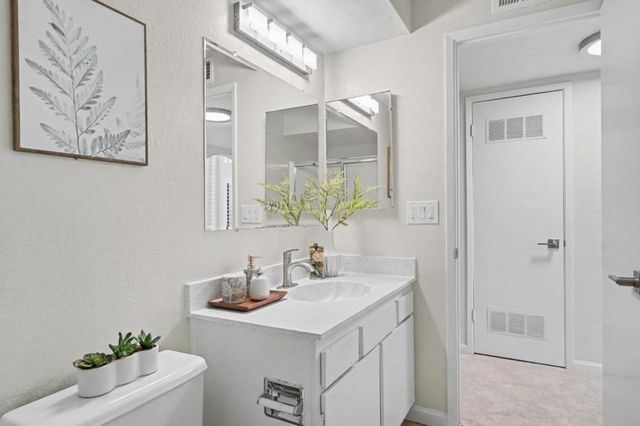 19816 Vineyard Lane, Saratoga, CA 95070