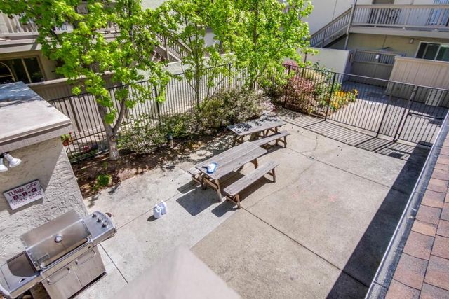 19816 Vineyard Lane, Saratoga, CA 95070