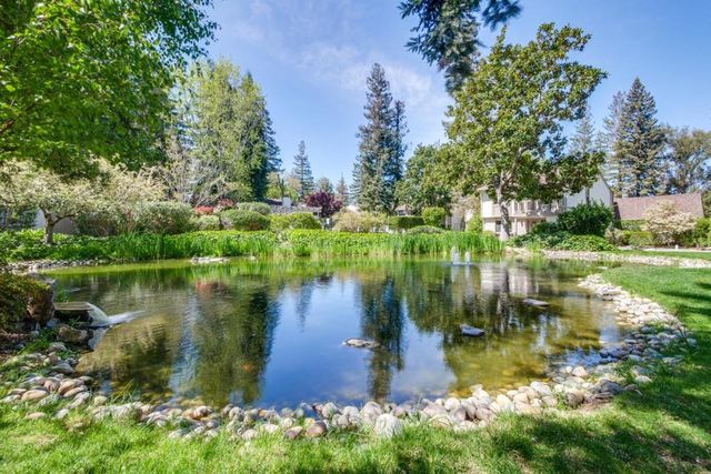 19816 Vineyard Lane, Saratoga, CA 95070