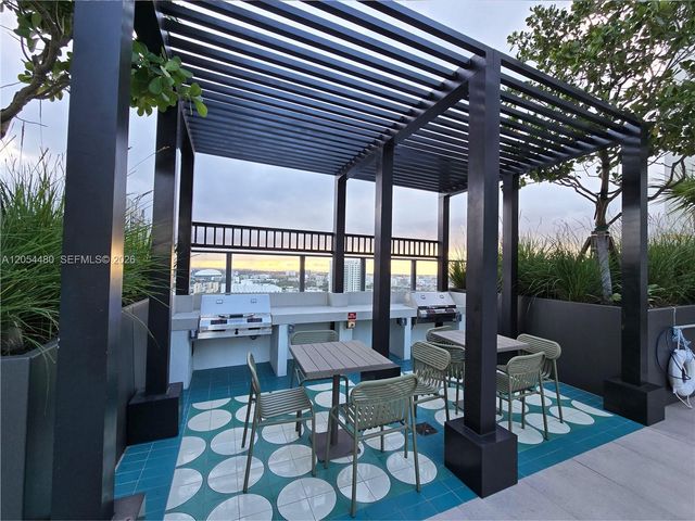 11 NE 6th St 2102, Miami, FL 33132
