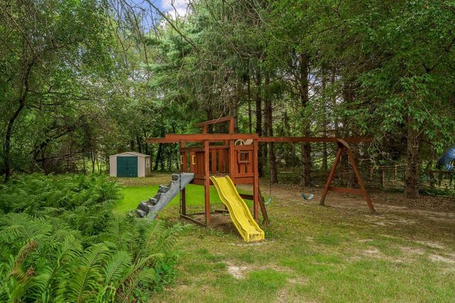 1650 Hemmingway Court, Janesville, WI 53545