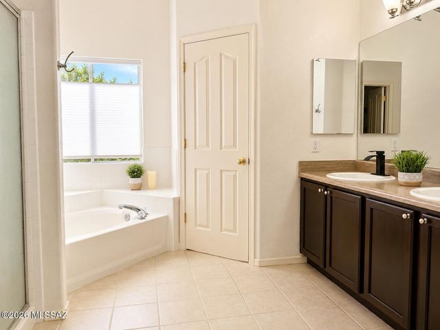 11012 N Divot Drive, Tucson, AZ 85737