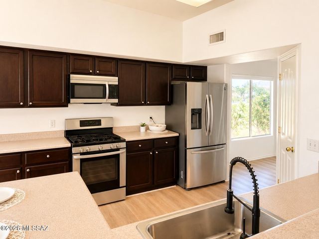 11012 N Divot Drive, Tucson, AZ 85737