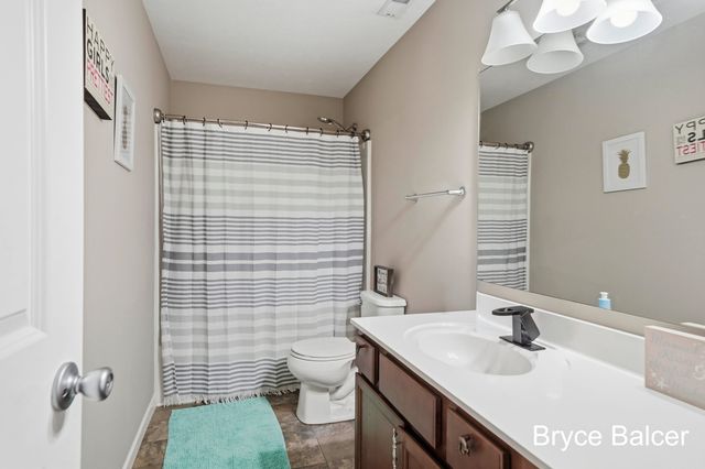 338 Vansen Drive, Kent City Vllg, MI 49330