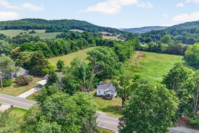 261 Mirandy Rd, Cookeville, TN 38506