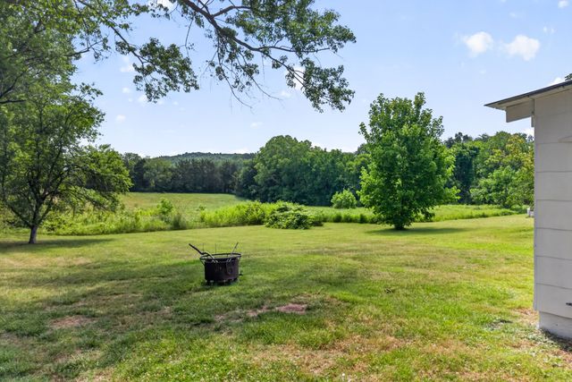 261 Mirandy Rd, Cookeville, TN 38506