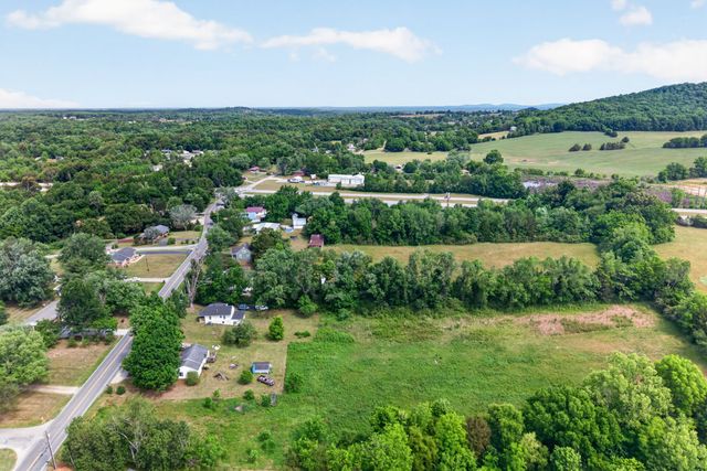 261 Mirandy Rd, Cookeville, TN 38506