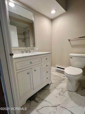 159 Cross Slope Court B, Manalapan, NJ 07726