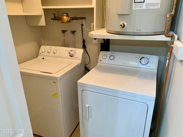 159 Cross Slope Court B, Manalapan, NJ 07726