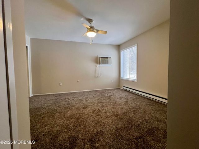 159 Cross Slope Court B, Manalapan, NJ 07726