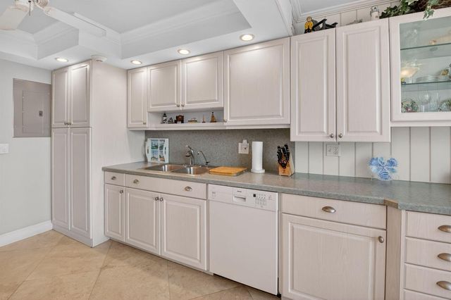 2200 S Ocean Boulevard 202, Delray Beach, FL 33483