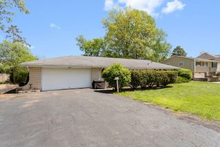 205 Oak Avenue, Westmont, IL 60559