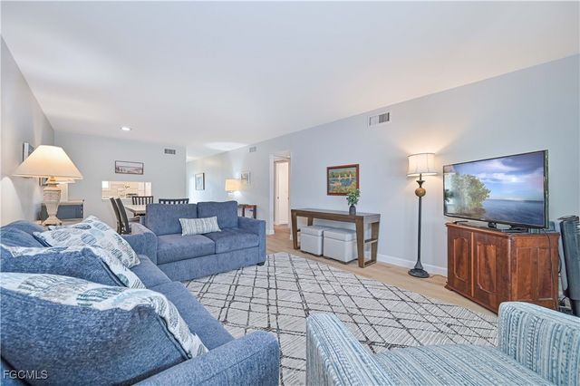 223 3rd AVE S 223, Naples, FL 34102