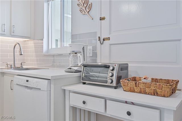 223 3rd AVE S 223, Naples, FL 34102