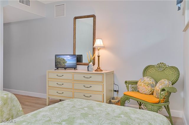 223 3rd AVE S 223, Naples, FL 34102