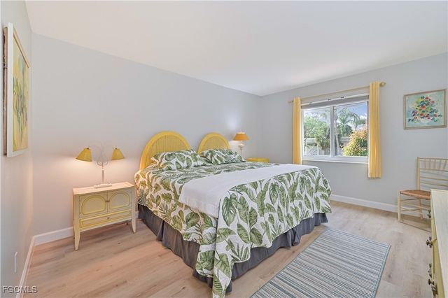 223 3rd AVE S 223, Naples, FL 34102