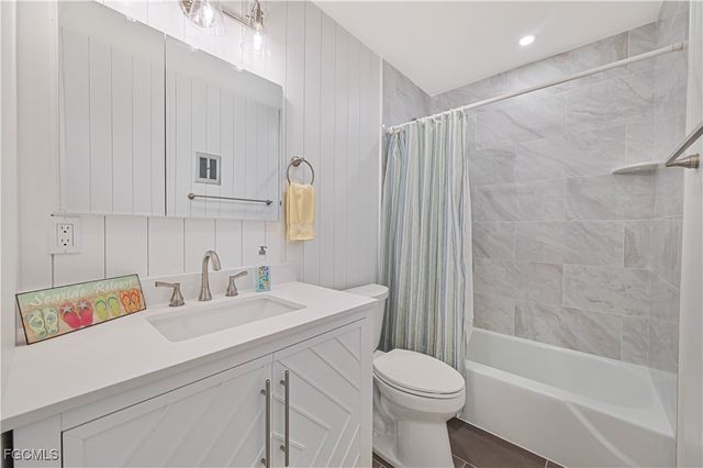 223 3rd AVE S 223, Naples, FL 34102