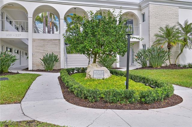 223 3rd AVE S 223, Naples, FL 34102