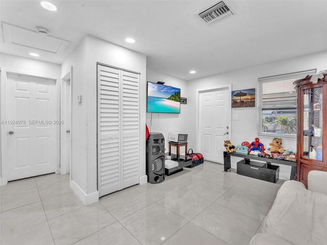 3761 SW 48th Ave, West Park, FL 33023