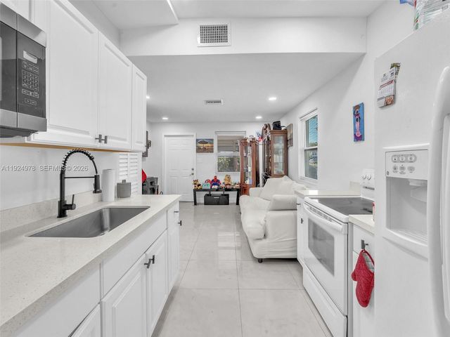 3761 SW 48th Ave, West Park, FL 33023