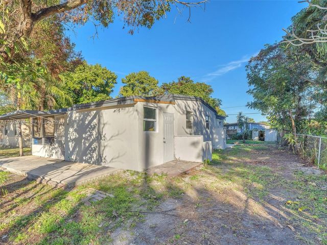 3761 SW 48th Ave, West Park, FL 33023