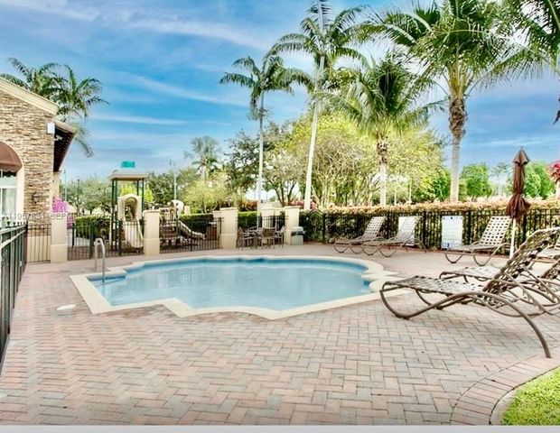 3320 NE 13th Cir Dr 106-23, Homestead, FL 33033