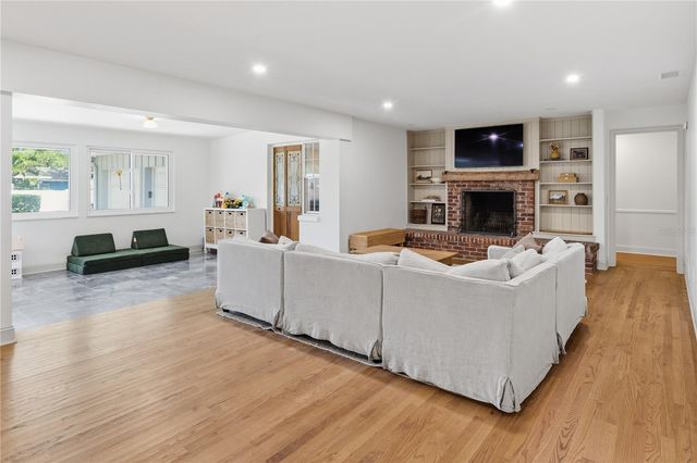 1884 OAKDALE LANE N, Clearwater, FL 33764