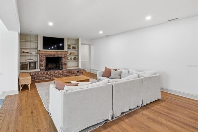 1884 OAKDALE LANE N, Clearwater, FL 33764