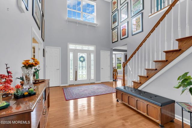 8 Parkside Drive, Jackson, NJ 08527