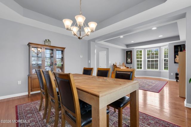 8 Parkside Drive, Jackson, NJ 08527