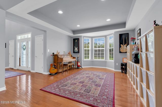 8 Parkside Drive, Jackson, NJ 08527