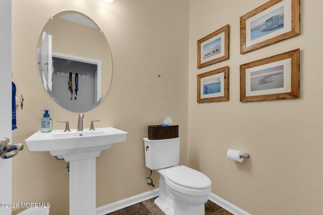 8 Parkside Drive, Jackson, NJ 08527
