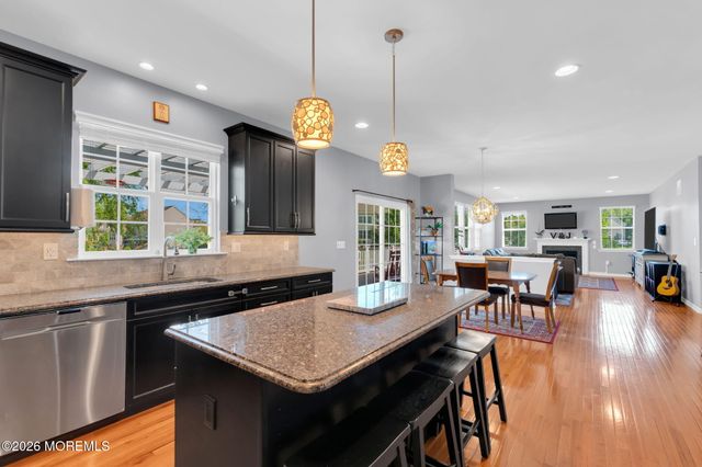 8 Parkside Drive, Jackson, NJ 08527