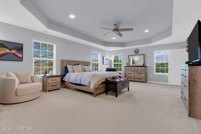 8 Parkside Drive, Jackson, NJ 08527