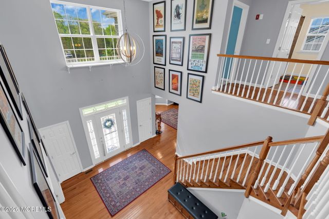 8 Parkside Drive, Jackson, NJ 08527