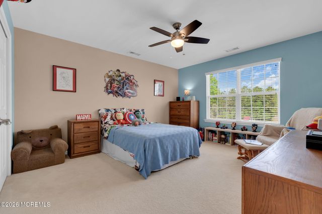 8 Parkside Drive, Jackson, NJ 08527