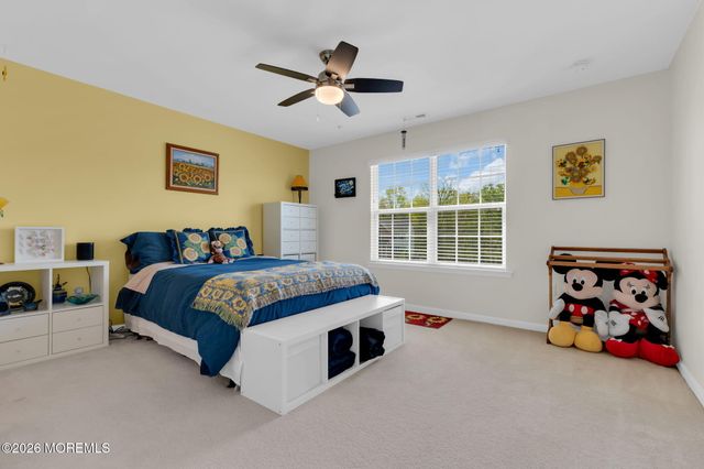 8 Parkside Drive, Jackson, NJ 08527