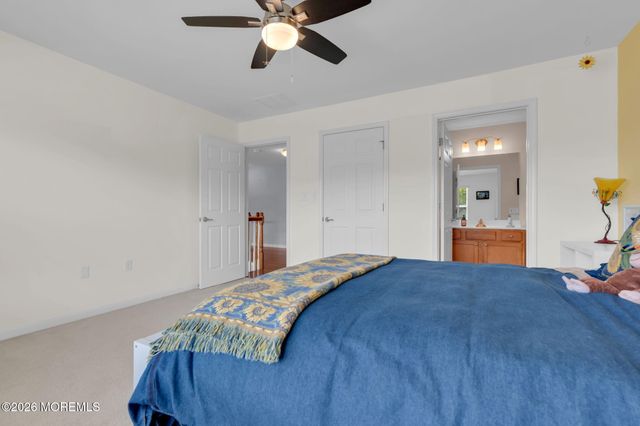 8 Parkside Drive, Jackson, NJ 08527