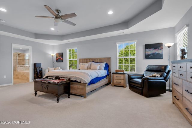 8 Parkside Drive, Jackson, NJ 08527
