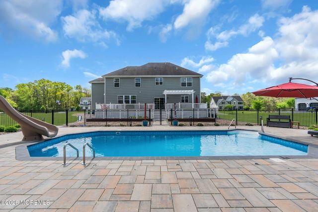 8 Parkside Drive, Jackson, NJ 08527