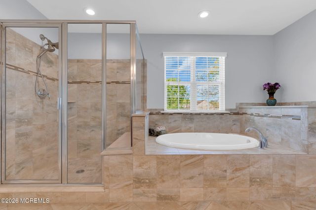 8 Parkside Drive, Jackson, NJ 08527