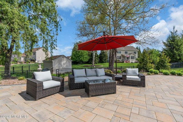 8 Parkside Drive, Jackson, NJ 08527