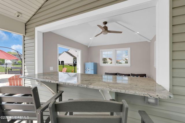 8 Parkside Drive, Jackson, NJ 08527