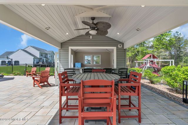 8 Parkside Drive, Jackson, NJ 08527