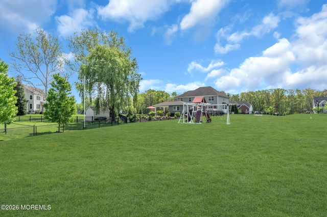 8 Parkside Drive, Jackson, NJ 08527