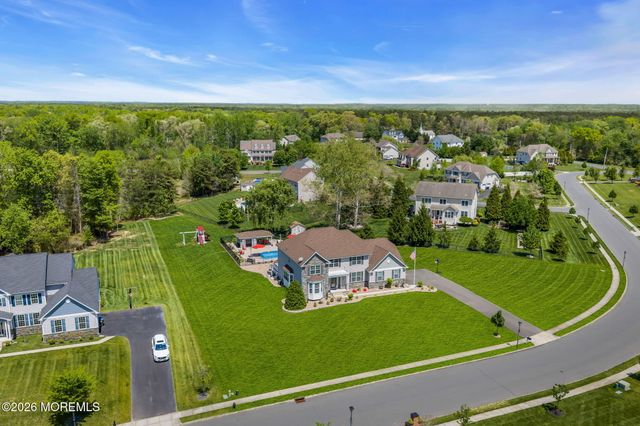 8 Parkside Drive, Jackson, NJ 08527